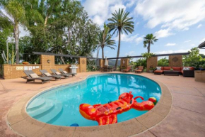 Tropical, Private, Heated pool, Petting zoo!